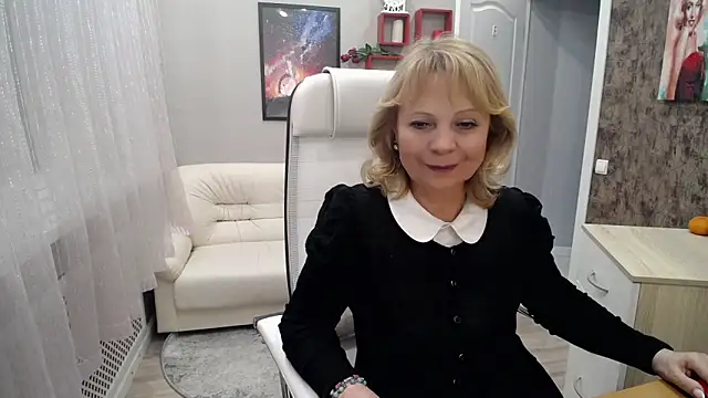 Snapshot of Milla_Cutie18 chatting on 03/17/25, 11:53 Milla Cutie18 online show from 03/17/25, 11:53