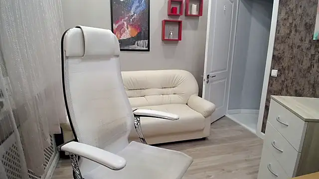 Snapshot of Milla_Cutie18 chatting on 10/29/25, 05:06 Milla Cutie18 online show from 10/29/25, 05:06