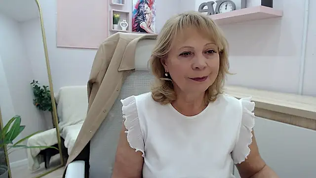 Snapshot of Milla_Cutie18 chatting on 03/04/25, 09:29 Milla Cutie18 online show from 03/04/25, 09:29