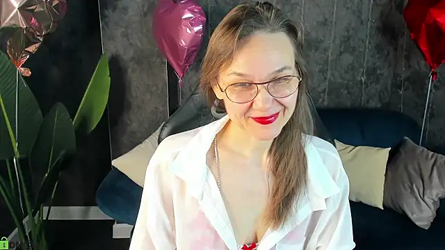 Lillian White online show from 03/04/26, 01:02