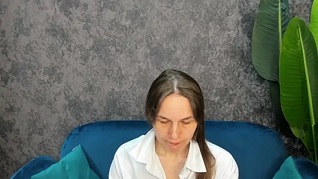 Lillian White online show from 03/21/25, 09:01