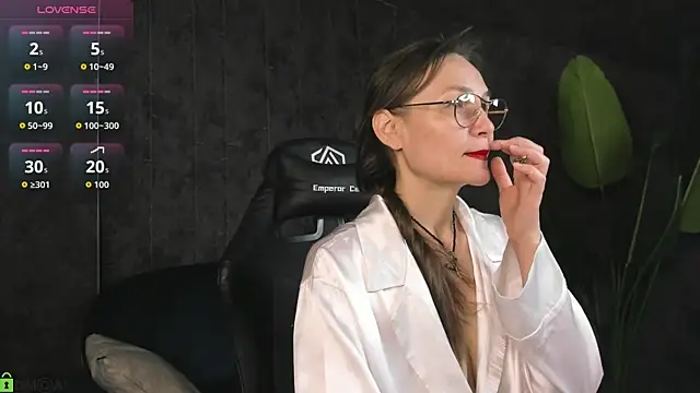 Snapshot of Lillian_White chatting on 06/03/26, 12:55 Lillian White online show from 06/03/26, 12:55