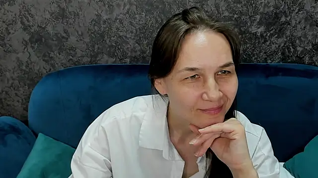 Lillian White online show from 03/10/25, 11:01