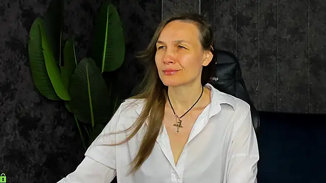 Snapshot of Lillian_White chatting on 06/07/26, 12:38 Lillian White online show from 06/07/26, 12:38
