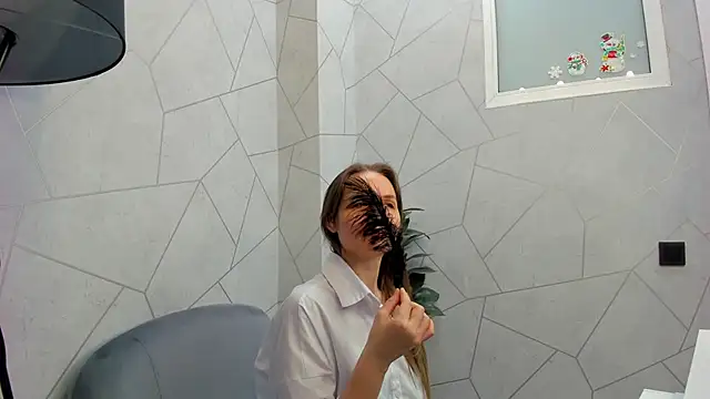 Lillian White online show from 03/11/25, 10:29