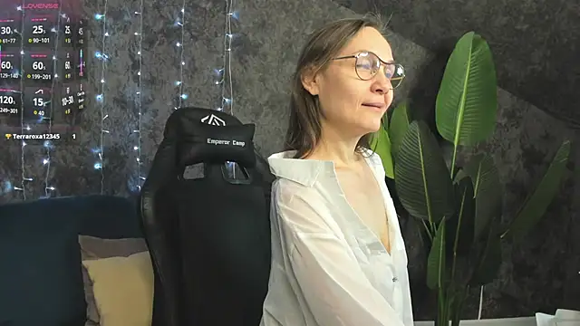 Lillian White online show from 01/12/26, 12:39