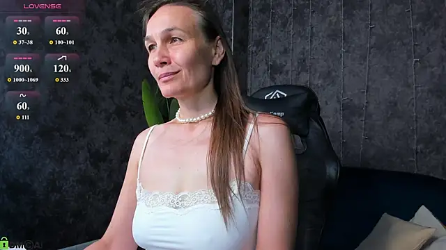 Snapshot of Lillian_White chatting on 07/08/26, 12:57 Lillian White online show from 07/08/26, 12:57