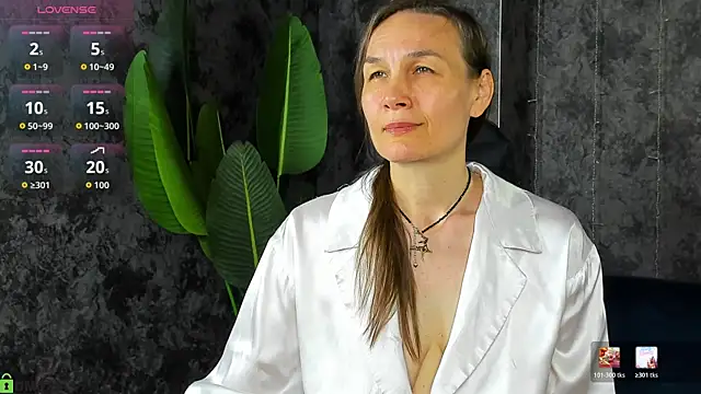 Snapshot of Lillian_White chatting on 06/08/26, 12:38 Lillian White online show from 06/08/26, 12:38
