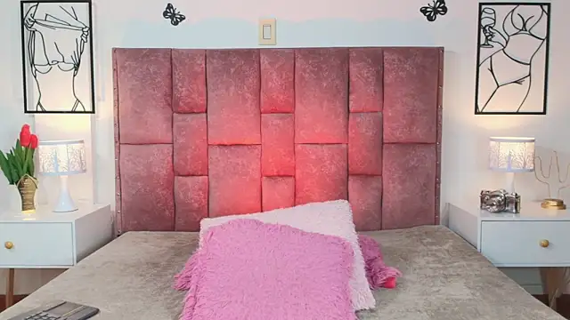 NicolMiller4 online show from 04/19/26, 02:23