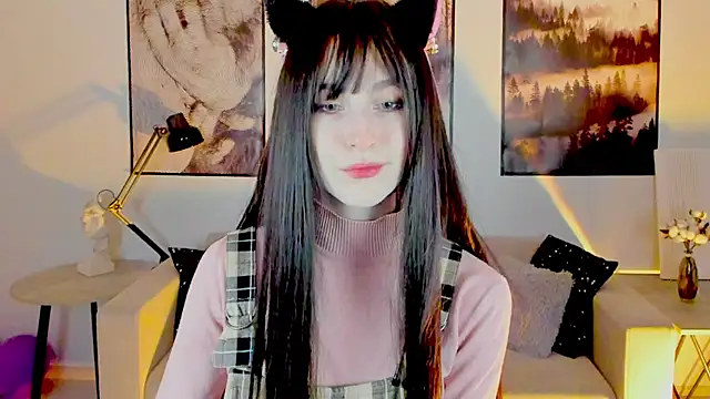 Snapshot of LuxRayi chatting on 01/28/25, 03:04 LuxRayi online show from 01/28/25, 03:04