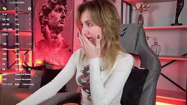 LuxRayi online show from 12/02/25, 02:23