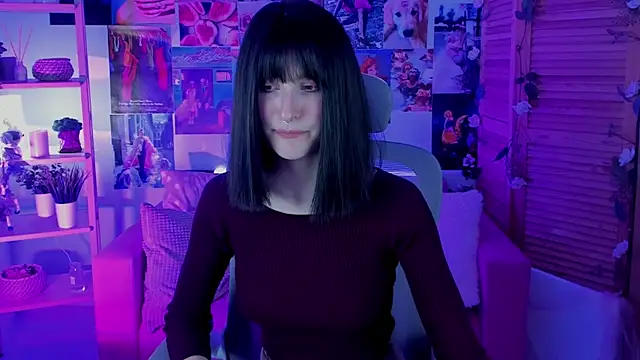 Snapshot of LuxRayi chatting on 03/23/25, 12:15 LuxRayi online show from 03/23/25, 12:15