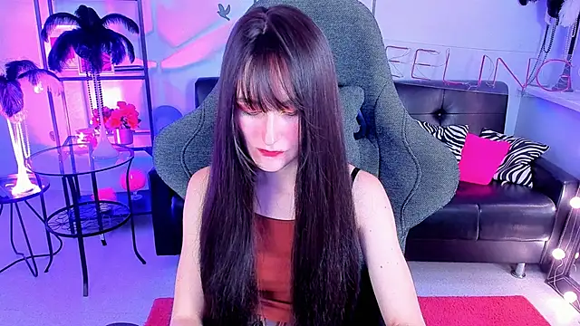Snapshot of LuxRayi chatting on 02/12/25, 06:30 LuxRayi online show from 02/12/25, 06:30