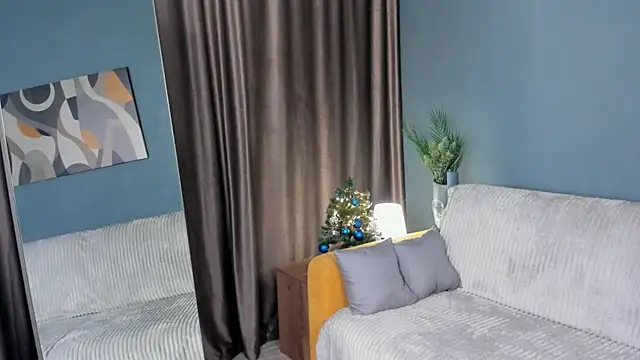 MoireBramblett online show from 12/11/24, 08:50