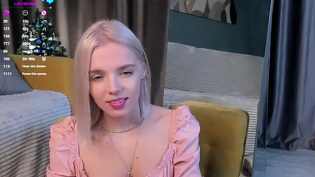 MoireBramblett online show from 12/17/24, 06:09