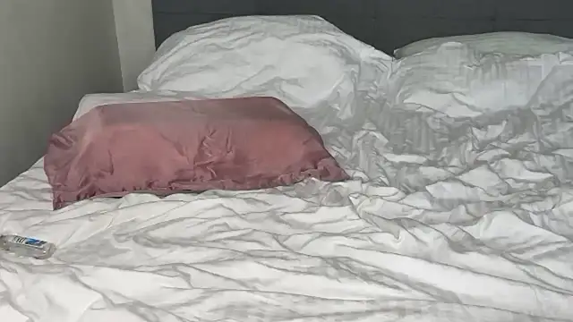 Snapshot of fluffy_bunnyxxx chatting on 10/13/25, 06:26 fluffy bunnyxxx online show from 10/13/25, 06:26