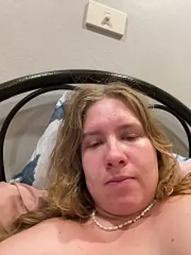 fluffy bunnyxxx online show from 03/31/26, 06:04