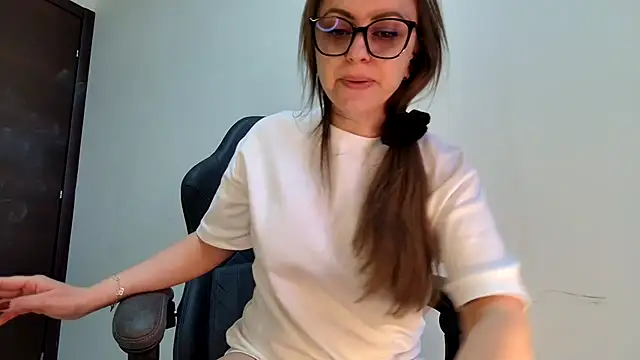 Eelleen online show from 05/26/26, 12:14