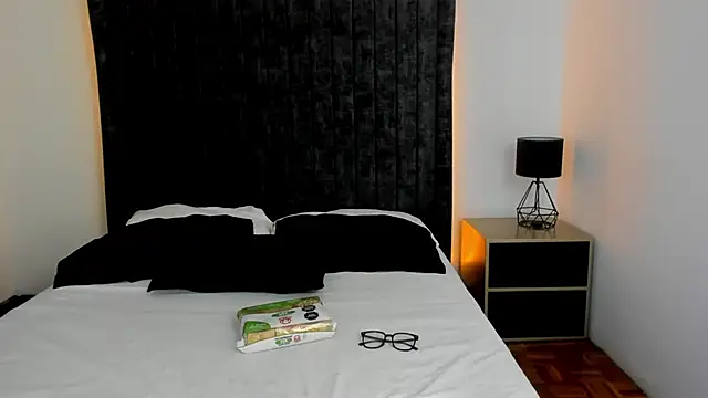 NataGarcia online show from 10/16/25, 03:53