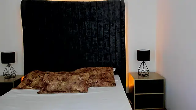 NataGarcia online show from 10/10/25, 04:41