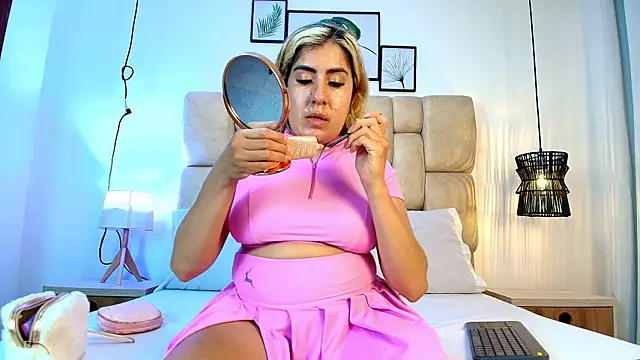 Snapshot of AdharaSmithh chatting on 11/15/25, 07:29 AdharaSmithh online show from 11/15/25, 07:29