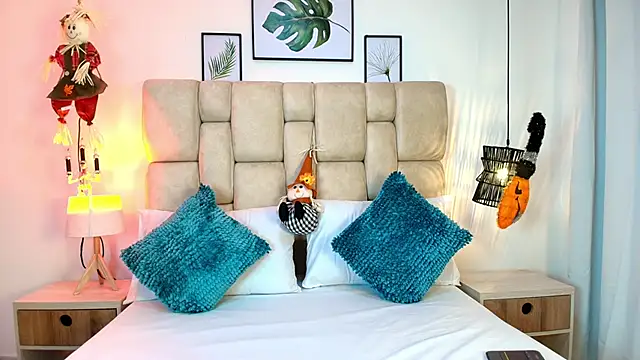 Snapshot of AdharaSmithh chatting on 10/31/25, 07:21 AdharaSmithh online show from 10/31/25, 07:21