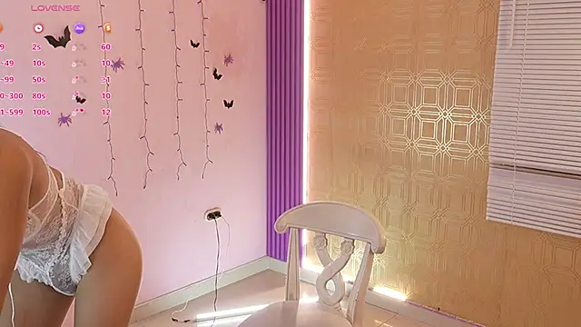 Bella19  online show from 10/20/25, 08:42