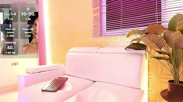 Bella19  online show from 03/03/25, 07:39