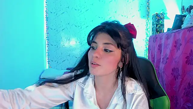 Snapshot of elissa_iris chatting on 10/26/25, 02:45 elissa iris online show from 10/26/25, 02:45