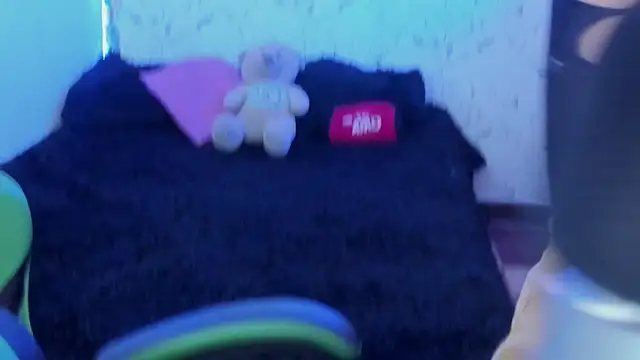 elissa iris online show from 04/19/26, 01:50