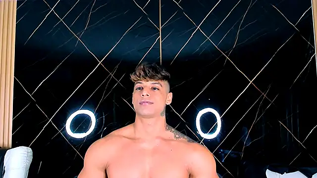 Owen Muzcle online show from 10/24/25, 05:39