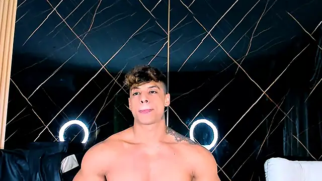 Owen Muzcle online show from 10/15/25, 04:11