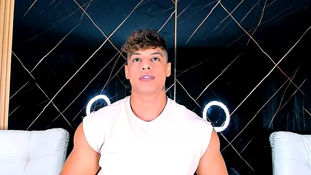 Owen Muzcle online show from 09/30/25, 03:56