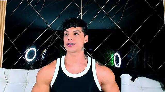 Owen Muzcle online show from 01/11/26, 01:34