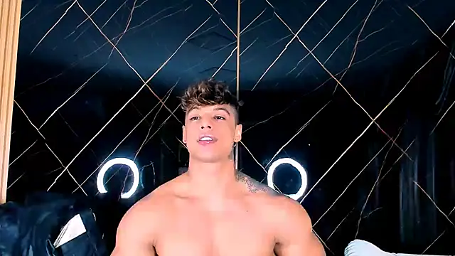 Owen Muzcle online show from 10/15/25, 05:21