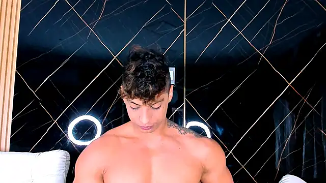 Owen Muzcle online show from 10/01/25, 04:33