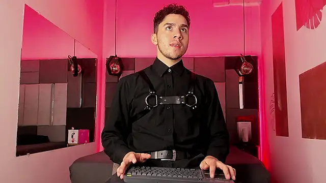 LiamNovak online show from 02/25/26, 12:38