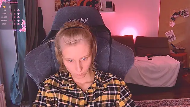 KatiKate online show from 10/22/25, 02:16