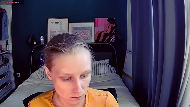 Snapshot of KatiKate chatting on 06/14/26, 02:51 KatiKate online show from 06/14/26, 02:51