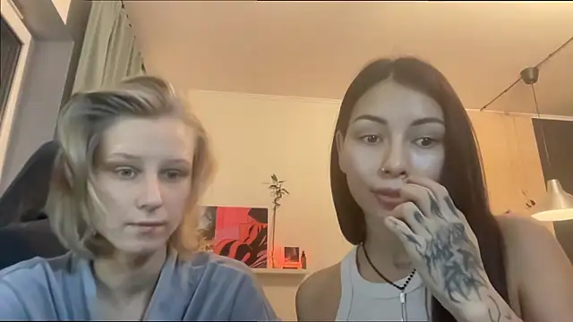 KatiKate online show from 10/31/25, 03:41