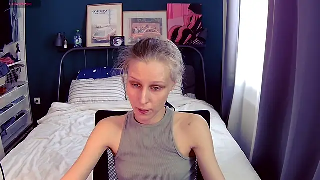 KatiKate online show from 06/06/26, 02:33