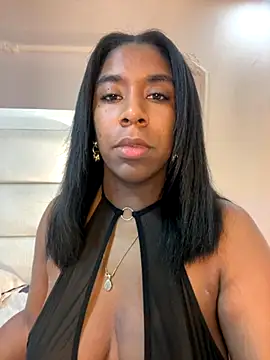 Snapshot of KloheCurvy chatting on 12/04/25, 11:53 KloheCurvy online show from 12/04/25, 11:53