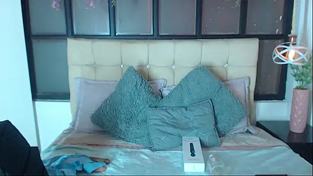 ShyVibes  online show from 10/15/25, 04:04