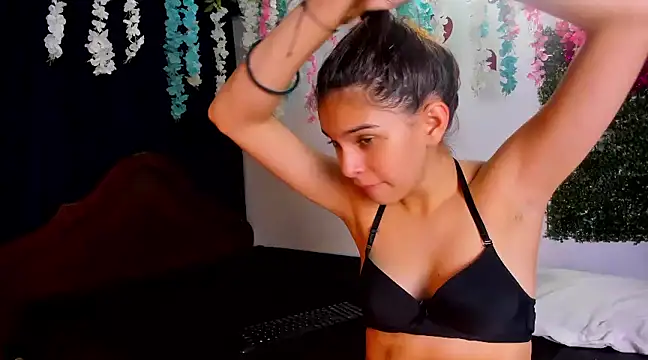 kattyandtom2 online show from 03/08/25, 09:39