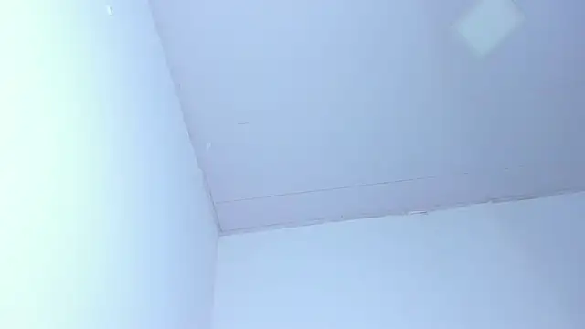 Snapshot of alaia_L chatting on 12/18/24, 11:30 alaia L online show from 12/18/24, 11:30