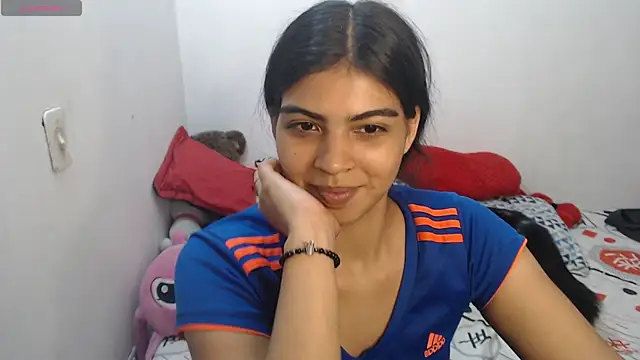 Snapshot of Pocahontas_Princess_ chatting on 06/18/26, 04:45 Pocahontas Princess online show from 06/18/26, 04:45