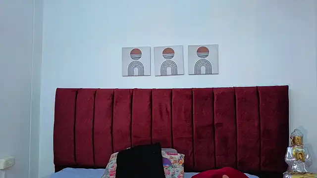 selena castillo online show from 11/27/25, 01:11