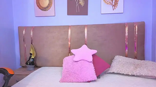 selena castillo online show from 09/12/25, 08:41