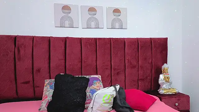 selena castillo online show from 10/07/25, 11:33