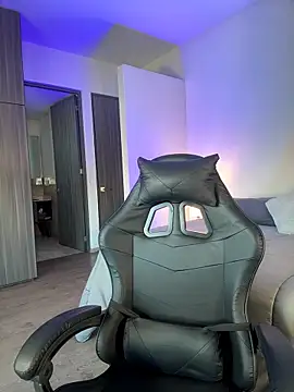 SophieRaily  online show from 11/04/25, 10:13